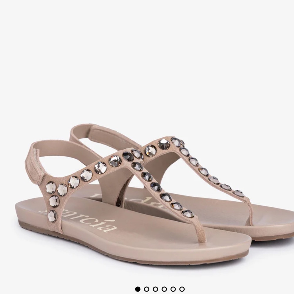 New PEDRO GARCIA Judith Swarovski Crystal T-Strap Sandals Beige Sz 38.5 8.5